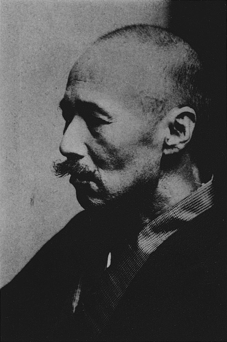 Portrait of Mori Ōgai in sculptor Takeishi Kōzaburō’s atelier, 1916